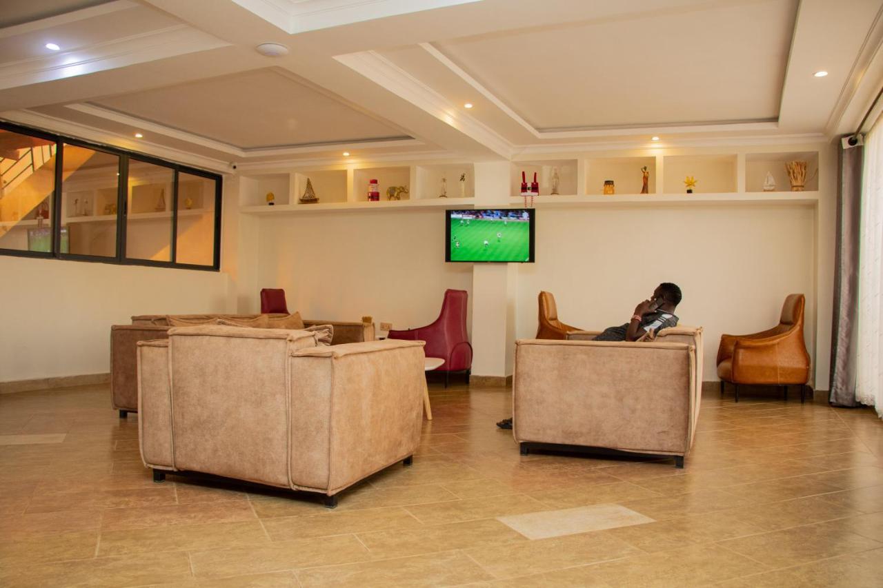 Distinction Gardens Hotel Siaya ภายนอก รูปภาพ